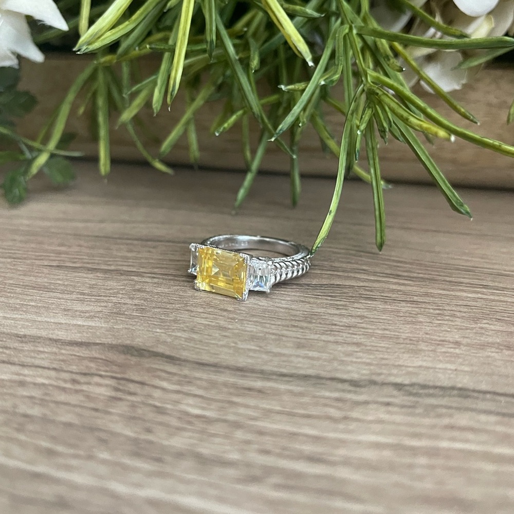 JUDITH RIPKA yellow and white three stone open ring 8.5 size